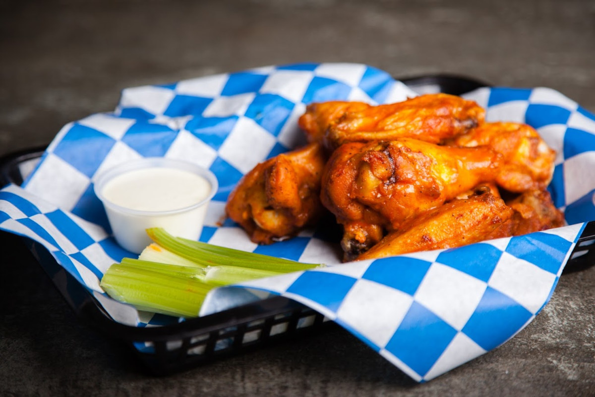Grilled chicken and white dip